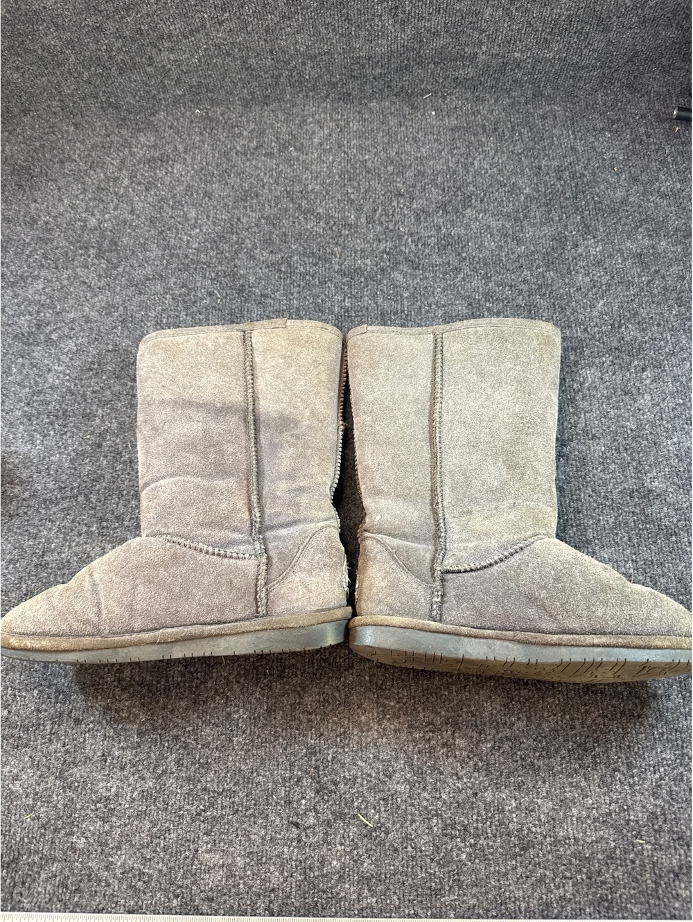 Bearpaw Women’s Size 8 Gray Suede Shearling Lined Mid Calf Winter Boots